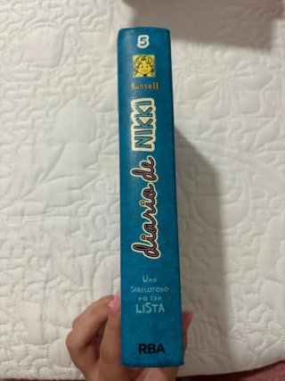 DIARIO DE NIKKI 5 UNA SABELOTODO NO TAN LISTA
