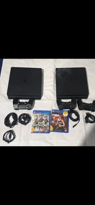 2 Consolas PS4 slim Negra + 2 Juegos