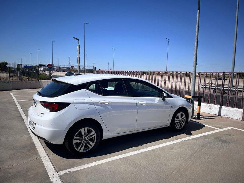 Opel Astra ST 1.4 T S/S Selective 2017, foto 2