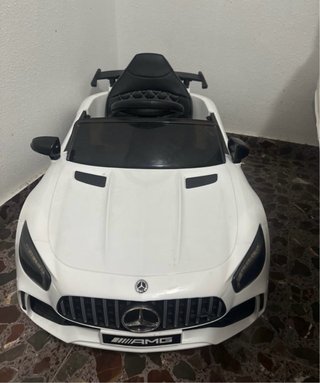Coche eléctrico infantil Mercedes AMG