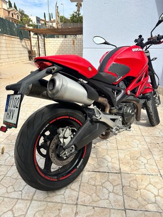Ducati Monster 696 2014 Roja