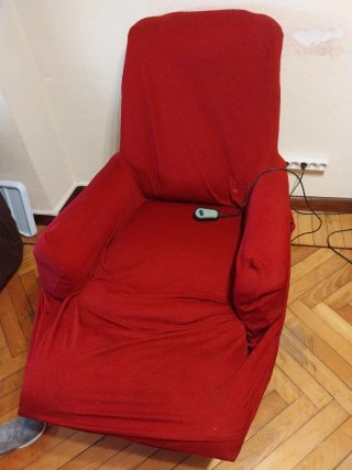 Sillón reclinable rojo