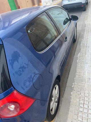 Volkswagen Golf 2004