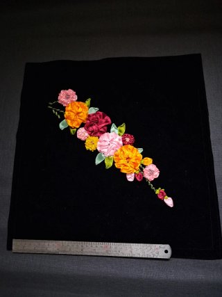 Funda 40 x 40 bordado floral 3d