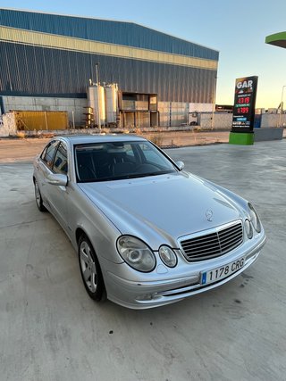 Mercedes-Benz E500 7G-TRONIC