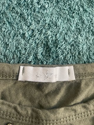 Camiseta tirantes verde militar con pedrería Talla