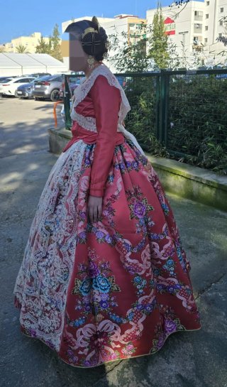Traje de Fallera Multicolor Precio negociable