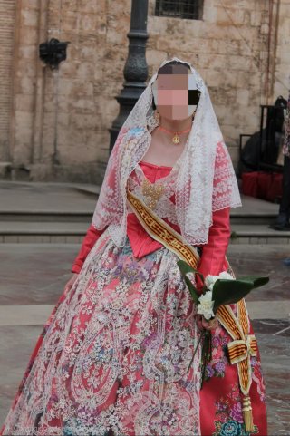 Traje de Fallera Multicolor Precio negociable