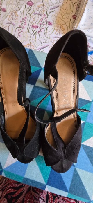 Sandalias Marypaz tacón alto negras