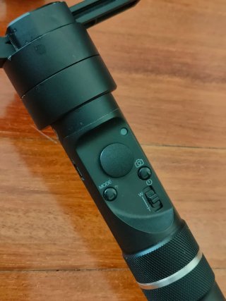 Gimbal Zhiyun Crane-M con todos sus accesorios