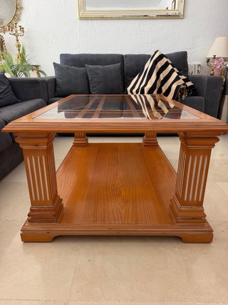 Mesa de centro de madera y cristal