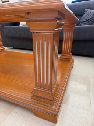Mesa de centro de madera y cristal