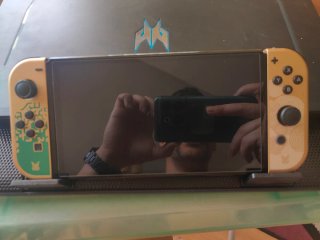 Nintendo Switch OLED Edizione Zelda Tears of the Kingdom