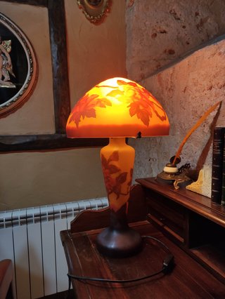 Lámpara de mesa cristal y metal .Art Noveau
