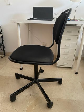 Mesa IKEA LAGKAPTEN SIN cajonera y CON silla