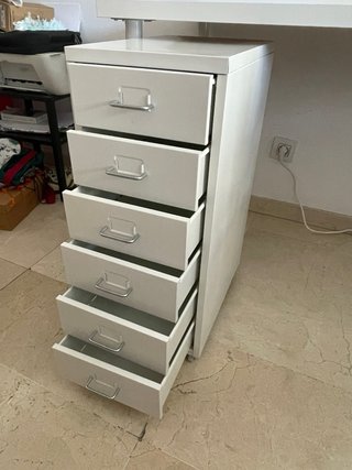 Mesa IKEA LAGKAPTEN SIN cajonera y CON silla