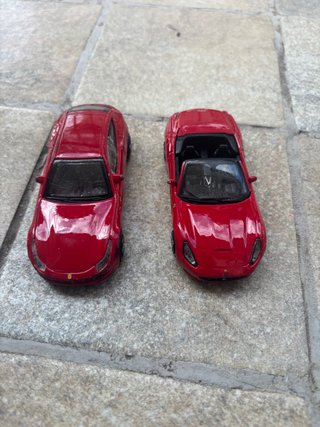 Lotto 2 Ferrari 1:43 Bburago California e FF