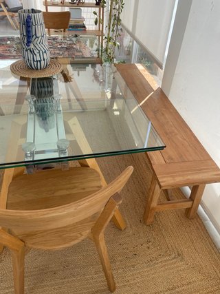 Mesa comedor cristal + 4 sillas madera + banco