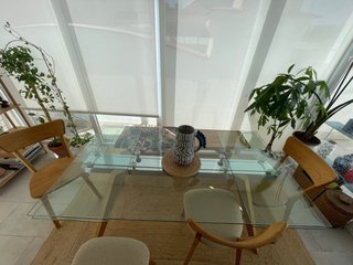 Mesa comedor cristal + 4 sillas madera + banco