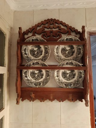 Platera antigua de madera, se vende sin los platos