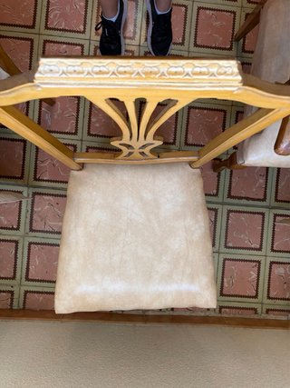 Juego 2 sillones y 1 silla cuero beige