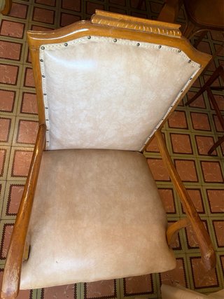 Juego 2 sillones y 1 silla cuero beige