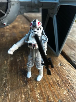 Figura caza Imperial TIE Star Wars y figura Hasbro
