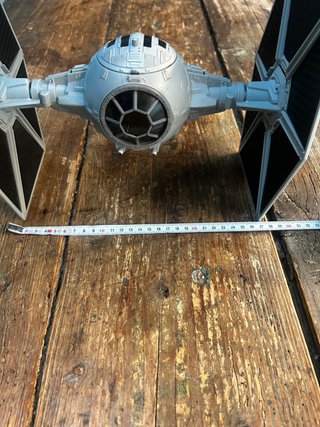 Figura caza Imperial TIE Star Wars y figura Hasbro