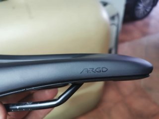 Sillín Fi'zi:k Vento Argo