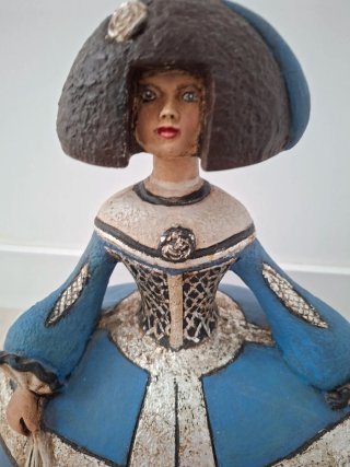 Menina cerámica azul y blanco 37cm