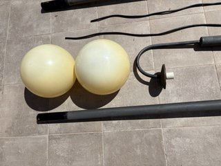 2 Farolas exterior metálica y plástica