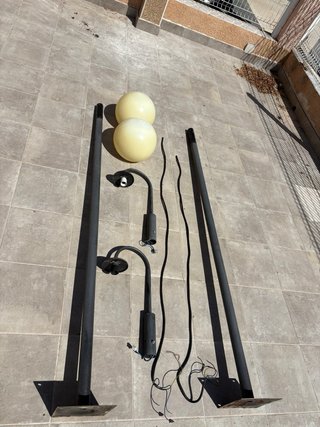 2 Farolas exterior metálica y plástica
