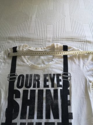 Camiseta blanca manga larga con estampado