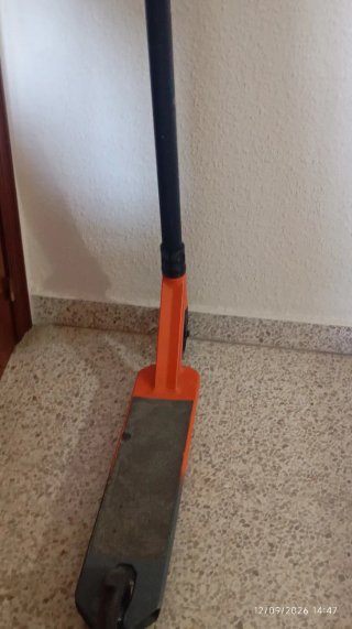 Patinete oxelo negro y naranja para niños de 8-14