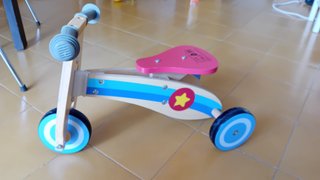Triciclo de madera Play Tive rojo y azul