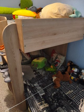 Dormitorio infantil doble cama tren.