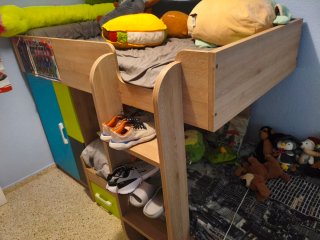 Dormitorio infantil doble cama tren.