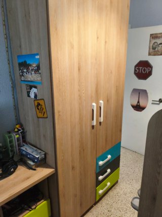 Dormitorio infantil doble cama tren.