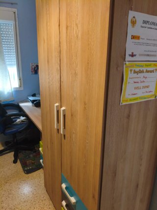 Dormitorio infantil doble cama tren.