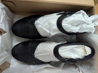 Zapatos Clarks Talla 37.5 Negros