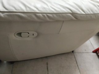 Sofá de piel blanco