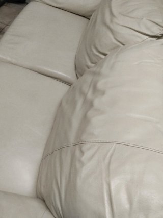 Sofá de piel blanco