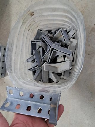 Lote 68 tacos escuadras plástico patas estanterías