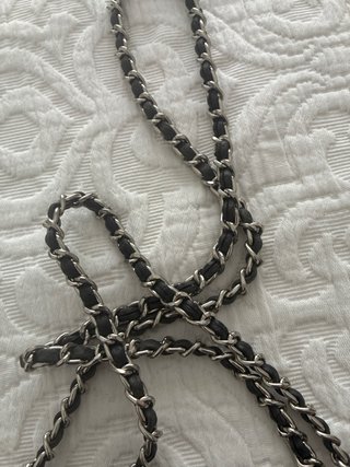 Bolso gris efecto piel serpiente