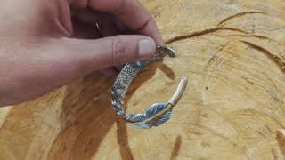 Pulsera Bronce Pluma Tallada