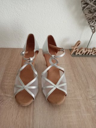 Zapatos de baile plateados para salsa y bachata