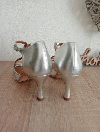 Zapatos de baile plateados para salsa y bachata