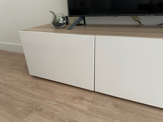 Mueble TV blanco y madera