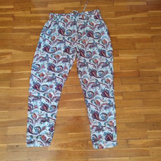 Pantalón veraniego estampado talla L
