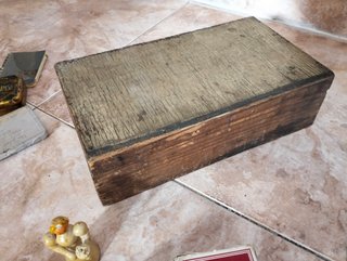 Caja de herramientas antigua de madera